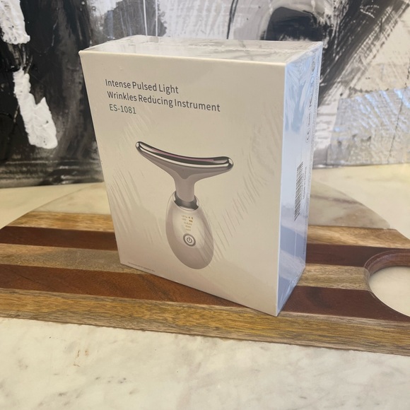 Intense Pulsed Light Wrinkle Reducing Instrument - Picture 2 of 4